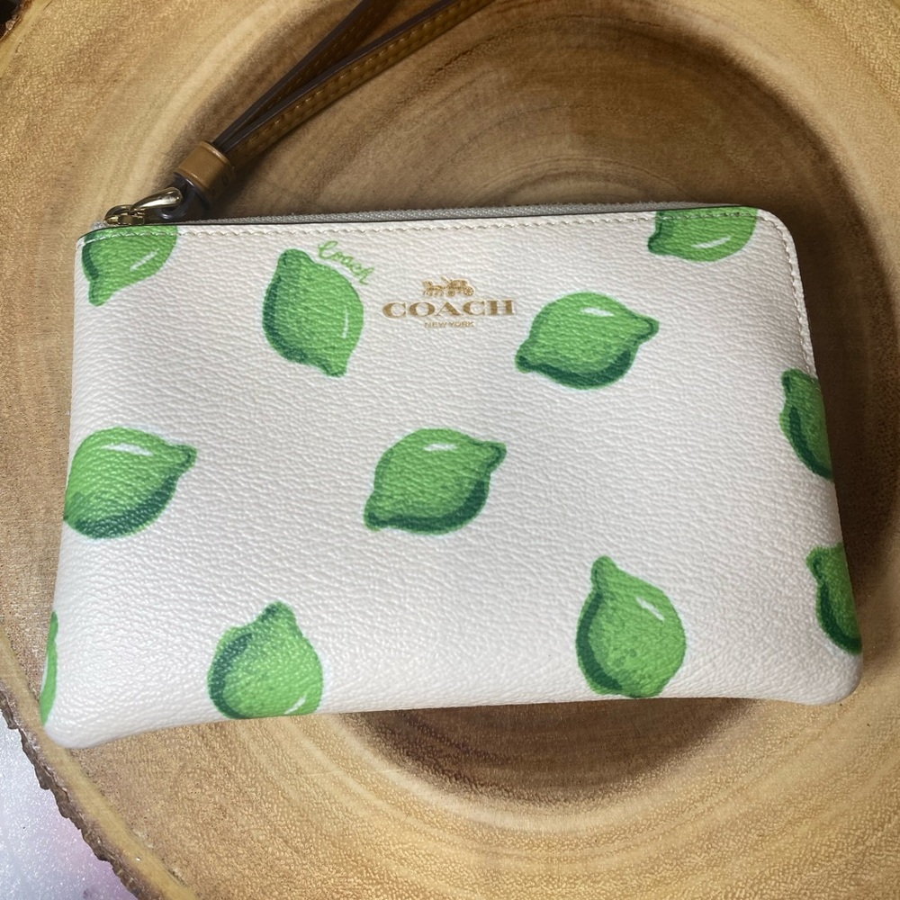 Coach wristlet limes